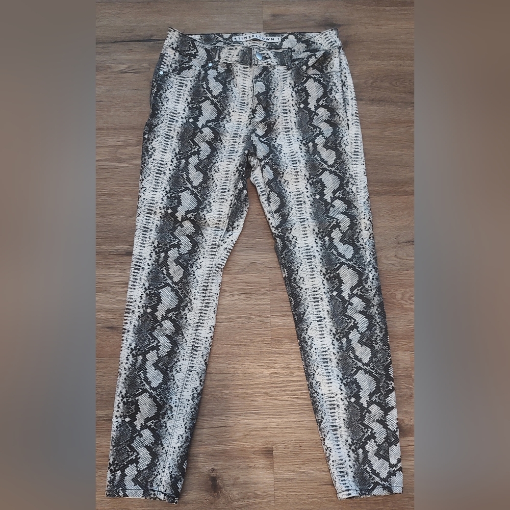 Tinseltown Snake Print Pants